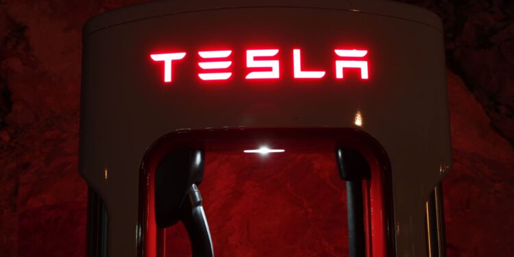 El valor de las acciones de Tesla sigue en ascenso luego de la elección de Donald Trump