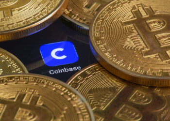 Brian Armstrong, CEO de Coinbase, suma $2,000 millones a su fortuna tras victoria de Trump