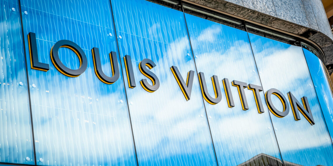 Alexandre Arnault asciende en LVMH: La próxima generación del lujo toma el liderazgo