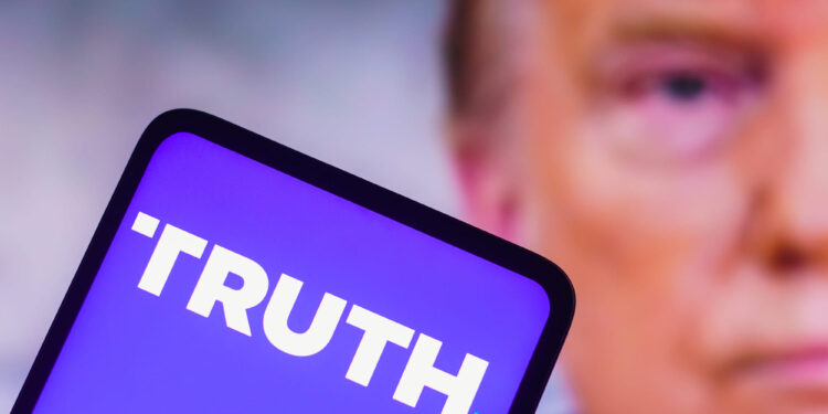 Un post de Trump en Truth Social le hace ganar $500 millones de dólares