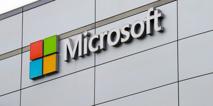 Microsoft lanza PC diseñada exclusivamente para conectar a usuarios con la nube