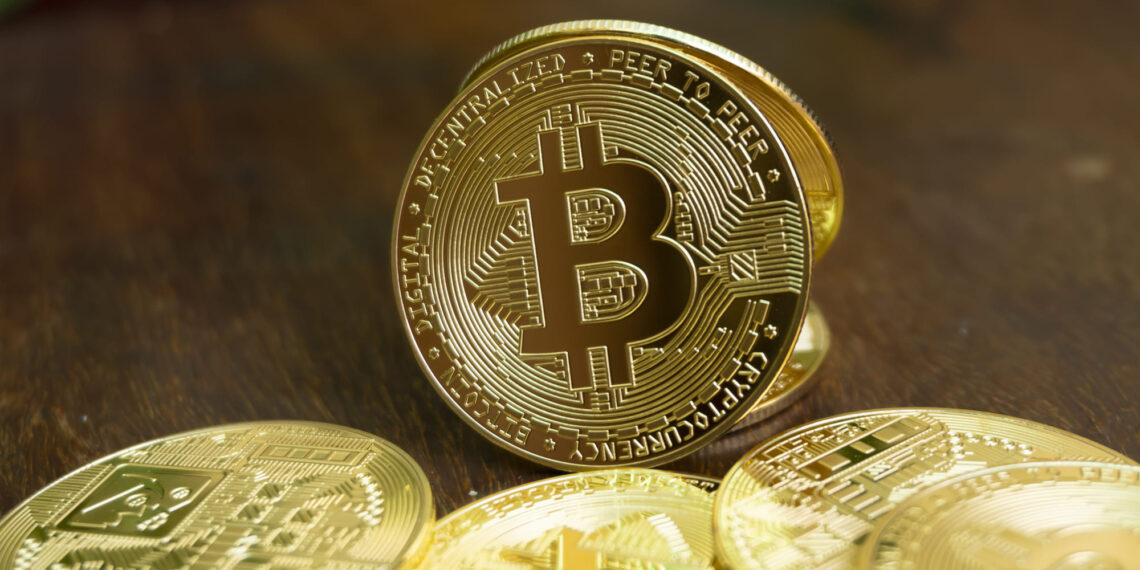 Bitcoin alcanza un máximo histórico superando los $93,000