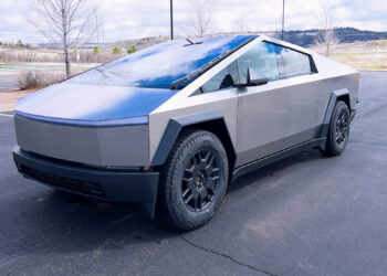 Tesla anuncia sexto retiro de Cybertrucks en lo que va del año