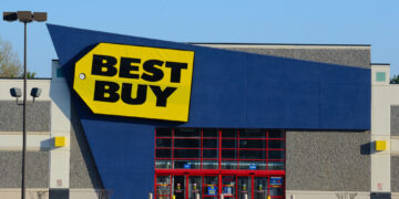 Best Buy ajusta a la baja sus previsiones de ventas anuales tras débiles resultados trimestrales