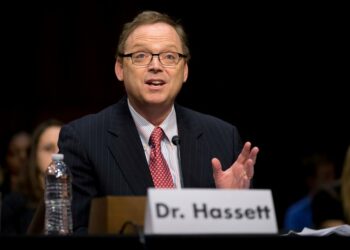 Trump nombra a Kevin Hassett como jefe del Consejo Económico Nacional