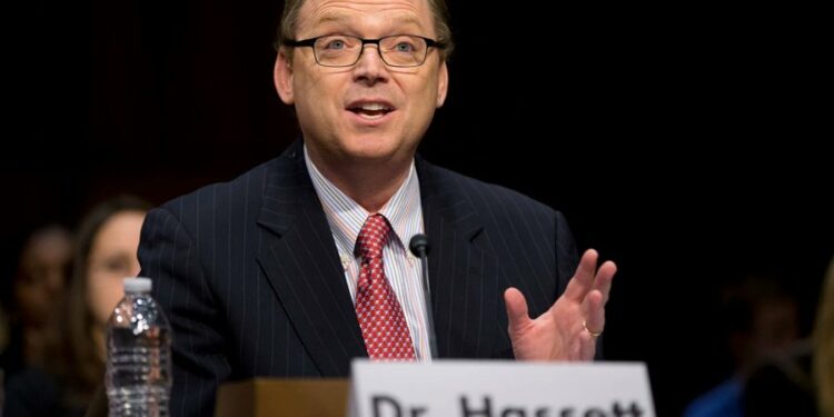 Trump nombra a Kevin Hassett como jefe del Consejo Económico Nacional