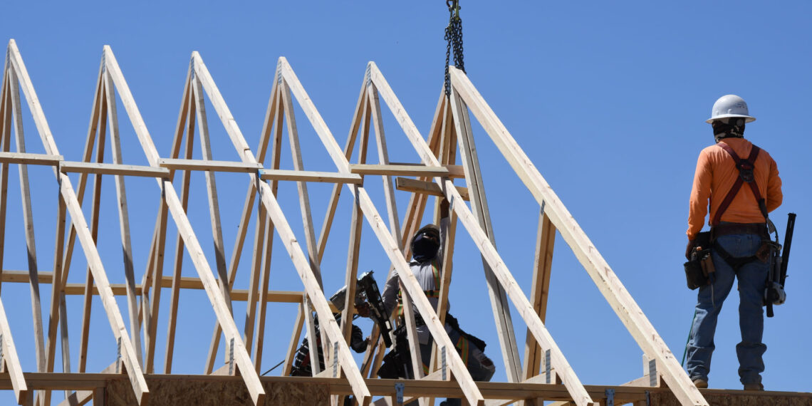 Empleadores temen por la posible pérdida de millones de trabajadores inmigrantes