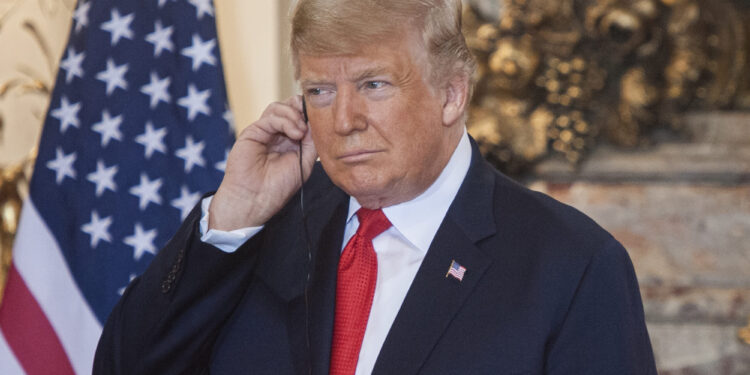 Trump promete agilizar permisos a quienes inviertan mil millones de dólares en EE. UU.