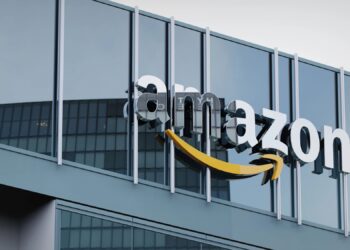 Huelga masiva de trabajadores de Amazon afecta siete instalaciones