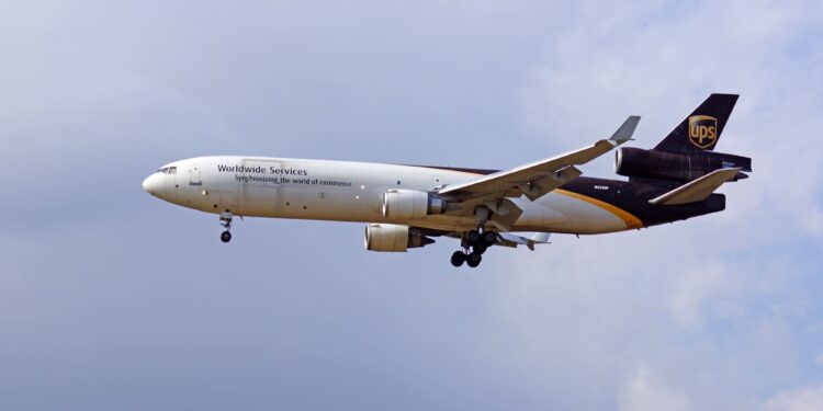 UPS en caída libre: la reducción de envíos de Amazon sacude el mercado