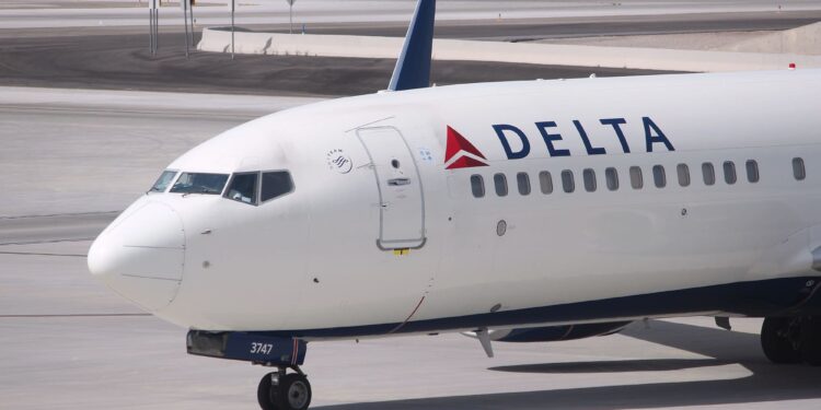 Delta anticipa un 2025 récord tras superar estimaciones en el cuarto trimestre