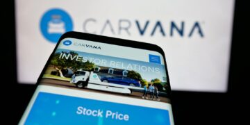 Hindenburg Research critica a Carvana y cuestiona su estrategia financiera