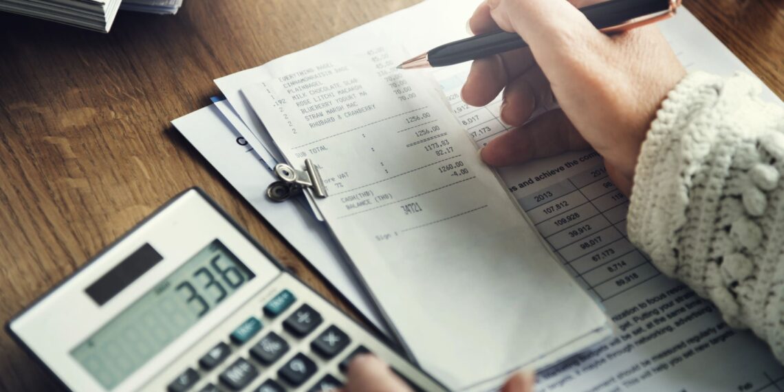 ¡Aún puede ahorrar en impuestos!: Aprenda cómo reducir su ingreso tributable antes del 15 de abril