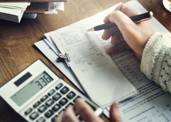 ¡Aún puede ahorrar en impuestos!: Aprenda cómo reducir su ingreso tributable antes del 15 de abril