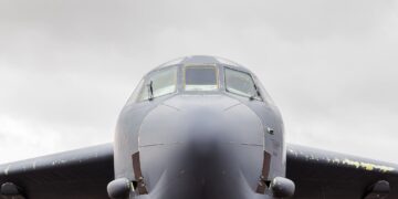 Primer envío de inmigrantes desde Estados Unidos a la Base de Guantánamo