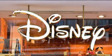 Disney sorprende con ganancias récord, pero pierde suscriptores de Disney+