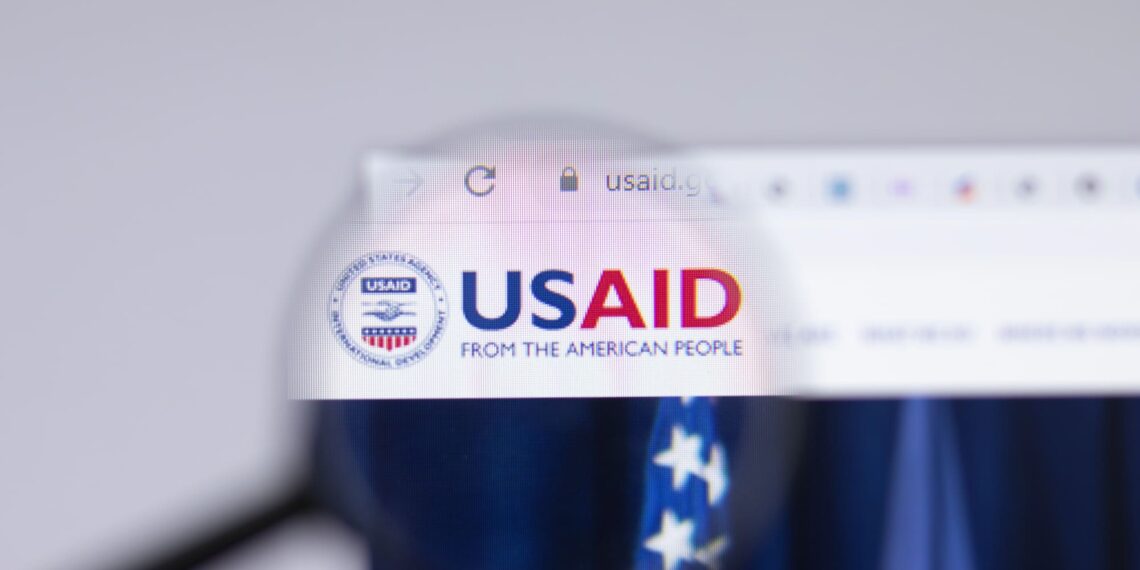 Trump y Musk ordenan cierre de USAID de un plumazo