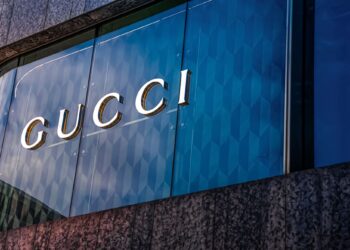 Gucci en caída libre: Ventas de Kering colapsan un 12% y la icónica marca pierde el 24% de su valor