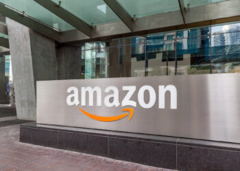 Amazon hará multimillonaria inversión en IA: ¿riesgo o revolución?