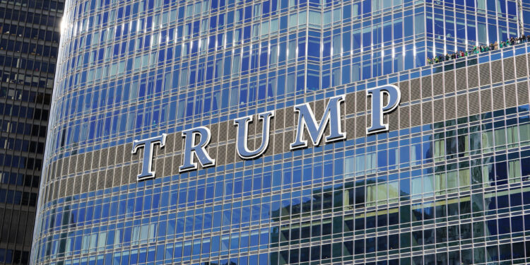 Negocio de Donald Trump reporta pérdidas de $400 millones de dólares