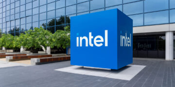 Intel se dispara un 16.1% tras rumores de división y posible adquisición por gigantes del sector