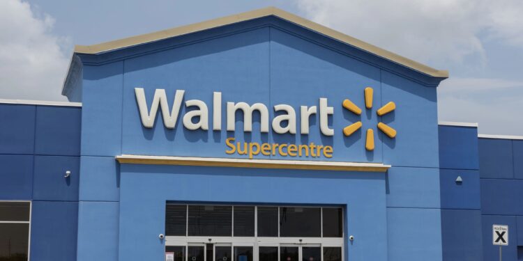 Walmart se desploma en bolsa tras advertir que el crecimiento de sus ganancias será más lento