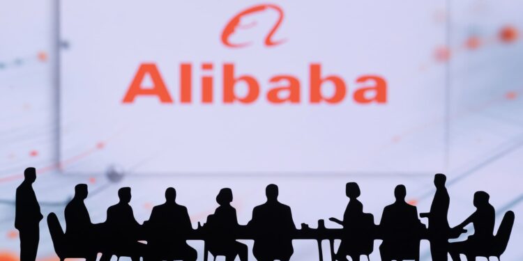 Alibaba sorprende al mercado: acciones se disparan 8% tras un trimestre récord impulsado por la IA