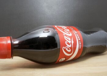 Coca-Cola recurrirá a más plástico por cuenta de los nuevos aranceles de Trump