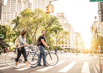 ¡Calles más seguras para peatones y ciclistas en Nueva York!: El DOT ha superado sus objetivos