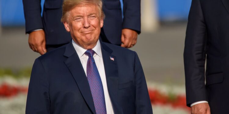 ¿Se avecina una tormenta financiera global bajo el gobierno Trump?: Experto revela la verdad
