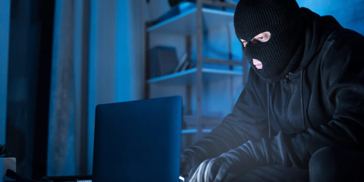 Alerta de estafa: Mensajes falsos del IRS prometen cheques de estímulo de $1,400