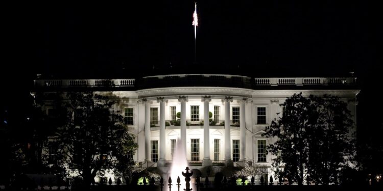 Esta es la asombrosa cifra de empleados federales sin empleo por cuenta del gobierno Trump