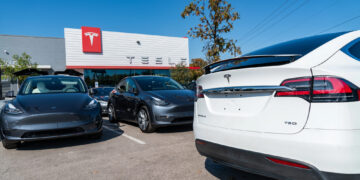 Propietarios de Tesla se deshacen de sus autos eléctricos como nunca antes en la historia del fabricante