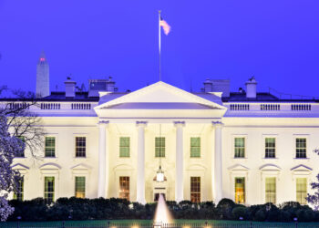 Casa Blanca minimiza el desplome de Wall Street y menciona “espíritus animales”
