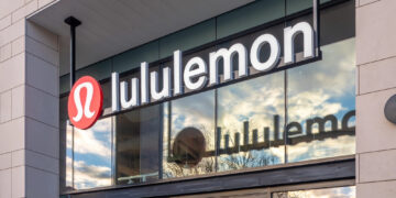Lululemon sufre caída del 10% en bolsa tras advertir sobre un año con menor crecimiento
