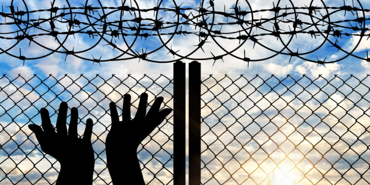 Trump sufrió duro revés en la aplicación de una ley del año 1798 para deportar inmigrantes