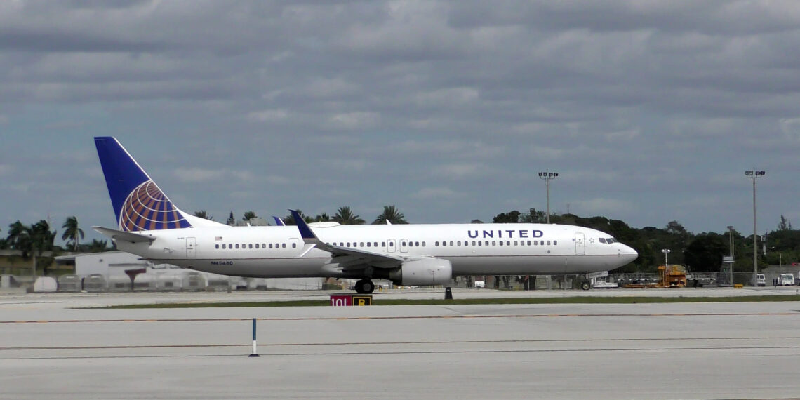 ¡Viajar será más caro!: United Airlines sube tarifas de salas VIP y tarjetas de crédito