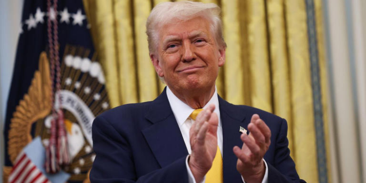 EE. UU. obtiene millonarios ingresos por cuenta de las  Gold Cards de Trump