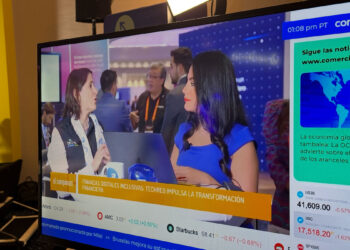 Iliana de Silva, CEO y Co-Fundadora de Techreo, junto a Vanessa Carranza en vivo desde Fintech Americas 2025 en Miami Beach