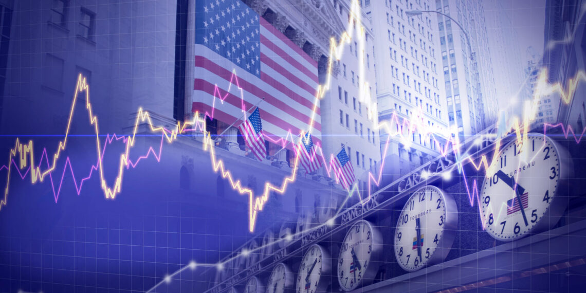El Dow Jones pierde casi 1,000 puntos mientras Nasdaq y S&P 500 también caen, luego de ataque de Trump contra Powell