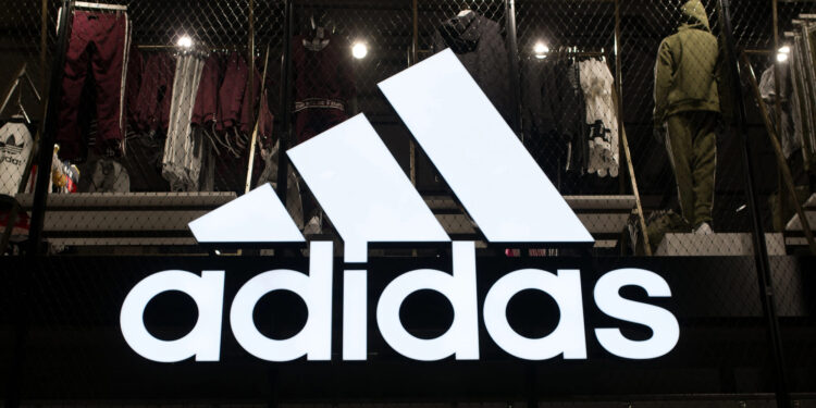 Adidas anuncia subidas de precios en EE.UU. por culpa de los aranceles