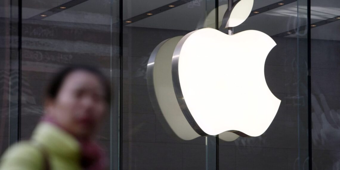 Nuevo giro de Trump en su guerra arancelaria pretende salvar a los gigantes tecnológicos del “Armagedón económico”