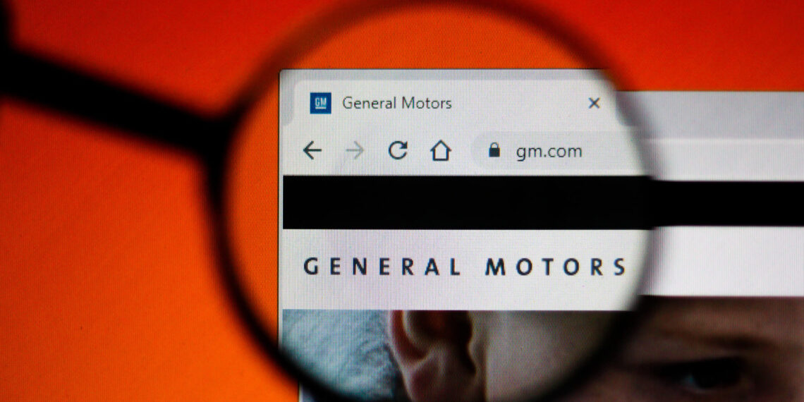 GM prende las alarmas: Supera ganancias pero congela recompras