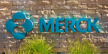 Merck recorta previsiones y culpa a los aranceles y también a China