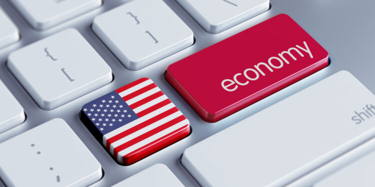 ¡Alarma económica en EE.UU.!: La confianza del consumidor se desploma a mínimos históricos