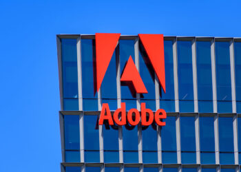 Adobe se lanza al ataque: Firefly, su app para crear imágenes con IA llegará pronto a IOS y Android