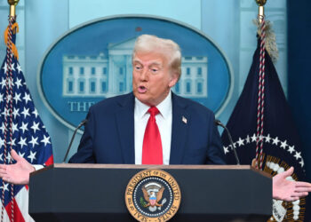 El déficit de EE. UU. caería en 2025 gracias a los aranceles del gobierno de Donald Trump