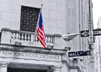 Lunes Negro: Trump insta a la FED a recortar tasas, mientras recibe críticas de los grandes de Wall Street