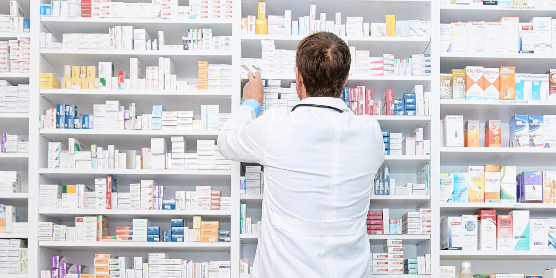 Trump ordena repatriar la producción de medicamentos a EE. UU. y lanza ultimátum con aranceles