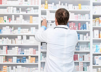 Trump ordena repatriar la producción de medicamentos a EE. UU. y lanza ultimátum con aranceles